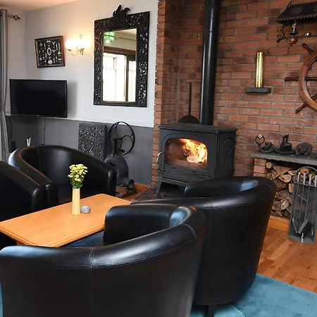 Whispering Pines * Crosshaven