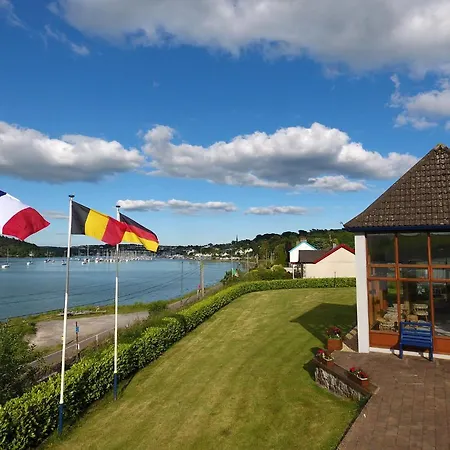 Whispering Pines * Crosshaven