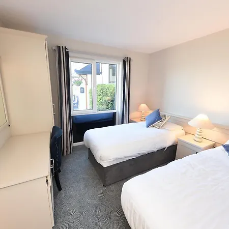 Whispering Pines 3* Crosshaven