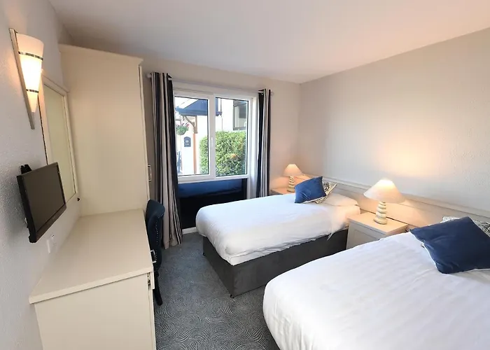 Whispering Pines Guest house